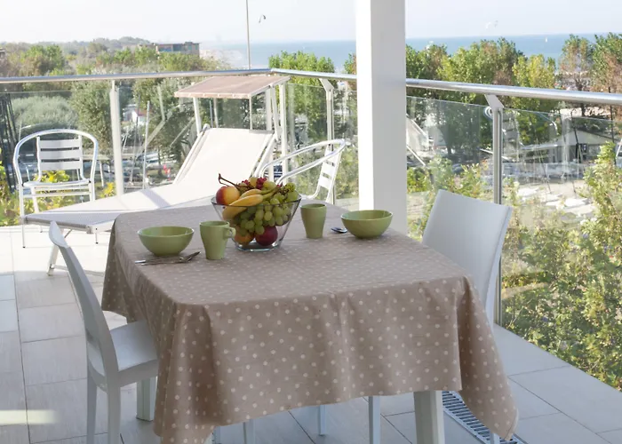 Sunrise Aparthotel 4*