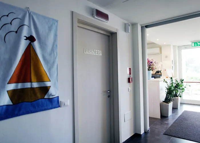 מלון דירות Sunrise 4*